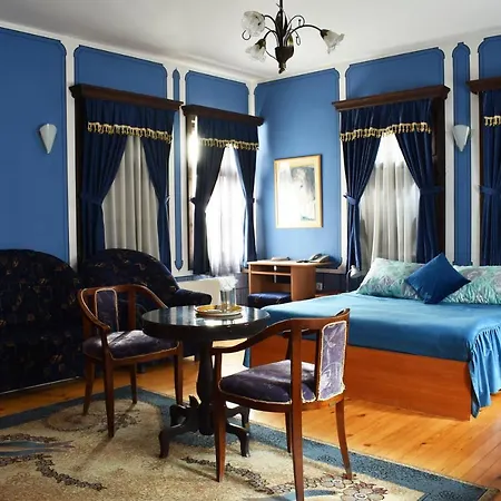 Belle Hotel